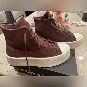 Brand new Converse CTAS Modern Lift Hi in brown size 7